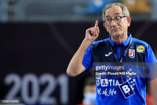 Croatia Head coach Lino Cervar Gestures during the 27th IHF Men's World Championship Group II match between Croatia and Bahrain at Cairo Stadium...