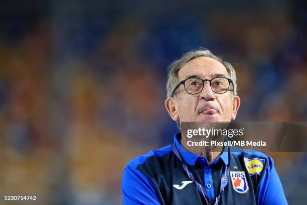 Croatia Head coach Lino Cervar gestures during the 27th IHF Men's World Championship Group II match between Croatia and Bahrain at Cairo Stadium...