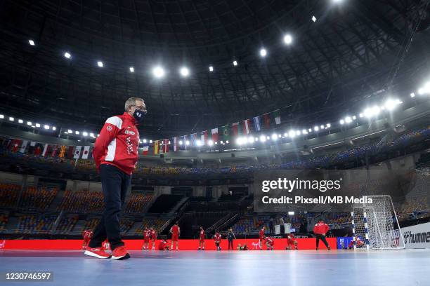 Head coach of Croatia Lino Cervar before the 27th IHF Men's World Championship Group II match between Argentina and Croatia at Cairo Stadium Sports...