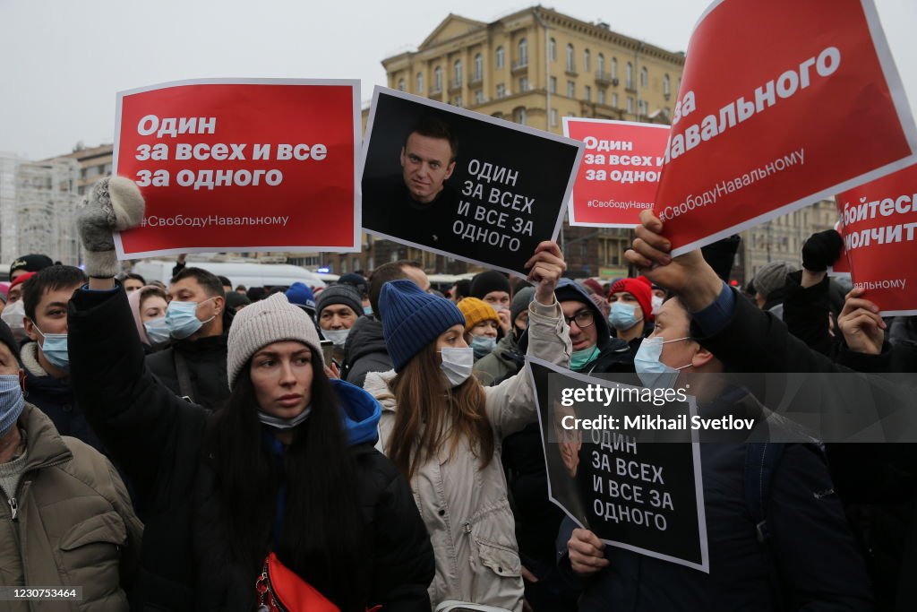 Demonstrations Follow Navalny Detention