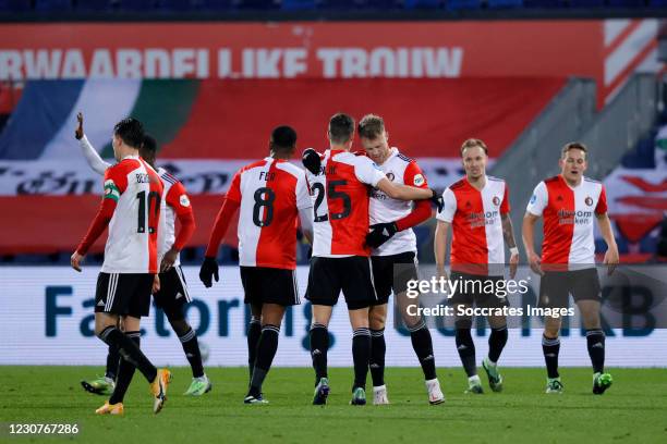 Nicolai Jorgensen of Feyenoord celebrates 1-1 with Steven Berghuis of Feyenoord, Leroy Fer of Feyenoord, Uros Spajic of Feyenoord, Mark Diemers of...