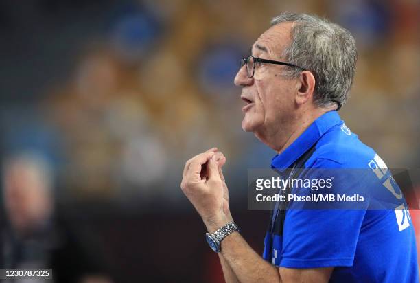 Head coach of Croatia Lino Cervar reacts during the 27th IHF Men's World Championship Group II match between Denmark and Croatia at Cairo Stadium...