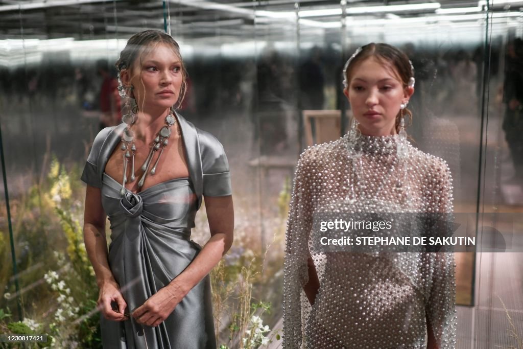 FASHION-FRANCE-WOMEN-FENDI