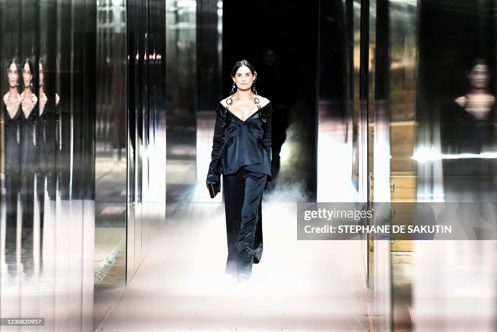 FASHION-FRANCE-WOMEN-FENDI