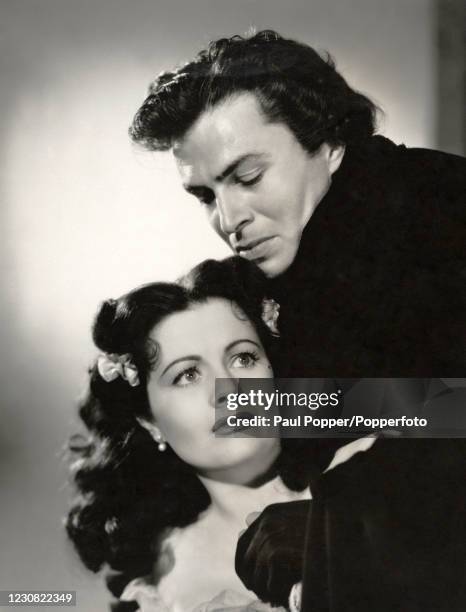 Margaret Lockwood and James Mason, in a dramatic scene from "The Wicked Lady", circa 1945.