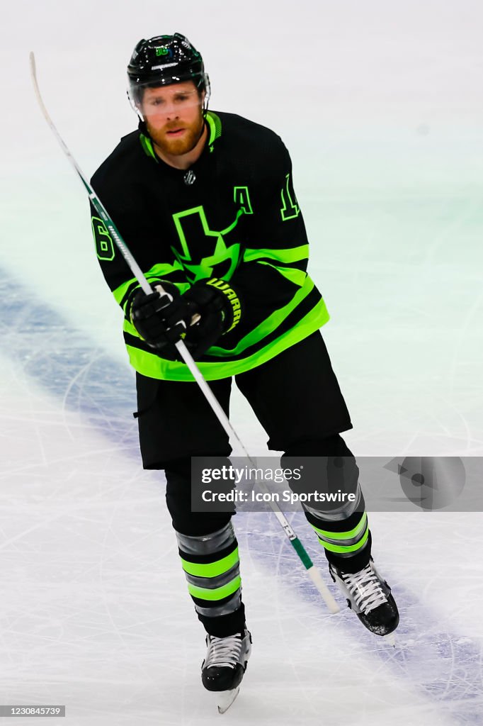 NHL: JAN 28 Red Wings at Stars