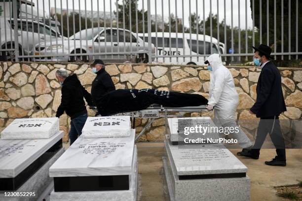 Kadisha 16 Chevra Kadisha Jewish Cemetery Stock Photos, High-Res Pictures, and ...