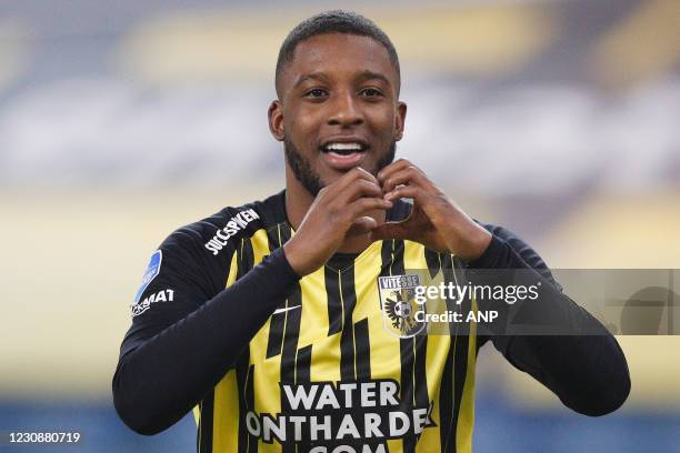 Riechedly Bazoer of Vitesse viert 1-0 tijdens de Nederlandse Eredivisie-wedstrijd tussen Vitesse Arnhem en RKC Waalwijk in het Gelredome op 30...