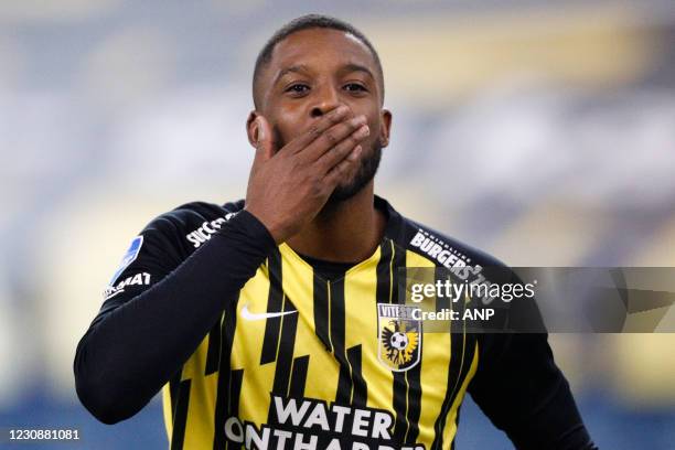 Riechedly Bazoer of Vitesse viert 1-0 tijdens de Nederlandse Eredivisie-wedstrijd tussen Vitesse Arnhem en RKC Waalwijk in het Gelredome op 30...