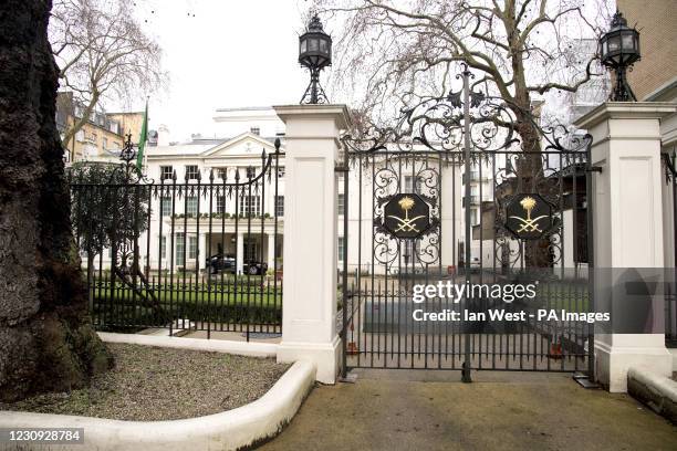 Saudi Consulate Embassy Of Saudi Arabia London Photos and Premium High Res Pictures ...