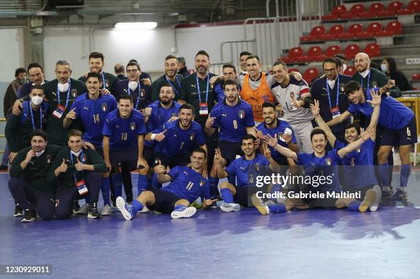 Players of Italy celebrate the victory after the UEFA Futsal EURO 2022 Qualifier between Italy and Finland at Estraforum on February 2, 2021 in...