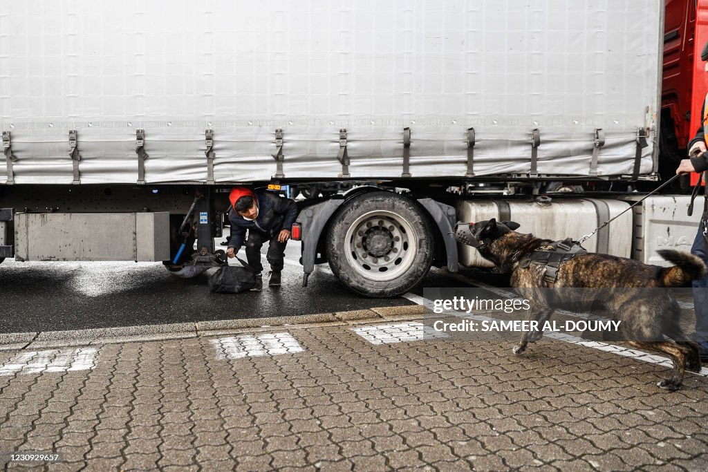 FRANCE-MIGRANTS-TRANSPORT