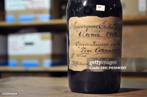 Photo prise le 30 avril 2009 d'une bouteille d'Armagnac entreposée dans la cave du Crédit Municipal à Paris. Une vente aux enchéres des bouteilles...
