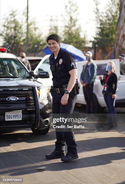 Lockdown Officer Nolan is taken hostage by a man with nothing to lose while the station goes on lockdown and races to identify the suspect before...