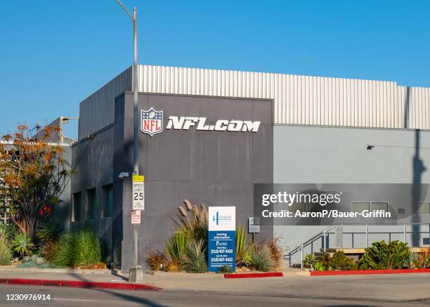 Nfl Roster Building Nfl Offices Photos and Premium High Res Pictures - Getty Images