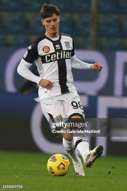 Dennis Man of Parma Calcio in action during the Serie A match between Parma Calcio and Bologna FC at Stadio Ennio Tardini on February 7, 2021 in...