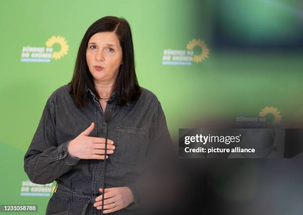 February 2021, Berlin: Katrin Göring-Eckardt, parliamentary party leader of Bündnis90/Die Grünen, speaks to media representatives. Photo: Gregor...