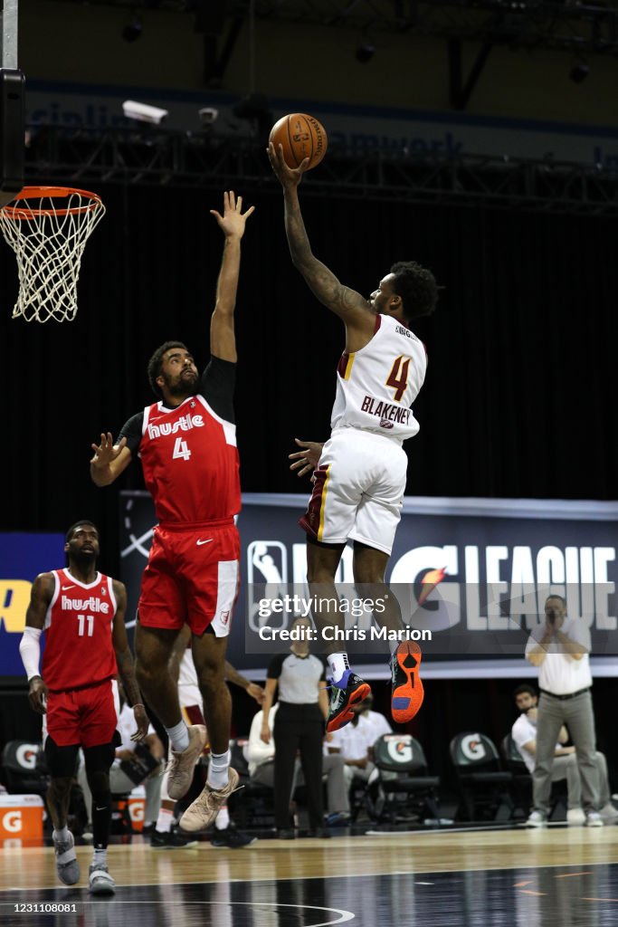 Antonio Blakeney of the Canton Charge shoots the ball against the ...