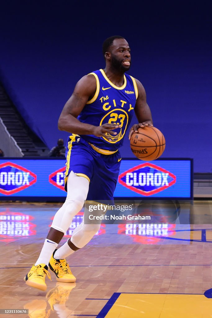 Draymond Green Signs 1-Year Deal to Stay with Warriors Draymond Green Signs 1-Year Deal to Stay with Warriors