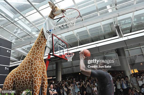 Pro Basketball player Dwight Howard attends Adidas Crazy Light Challenge event at Roppongi Hills on August 31, 2011 in Tokyo, Japan.