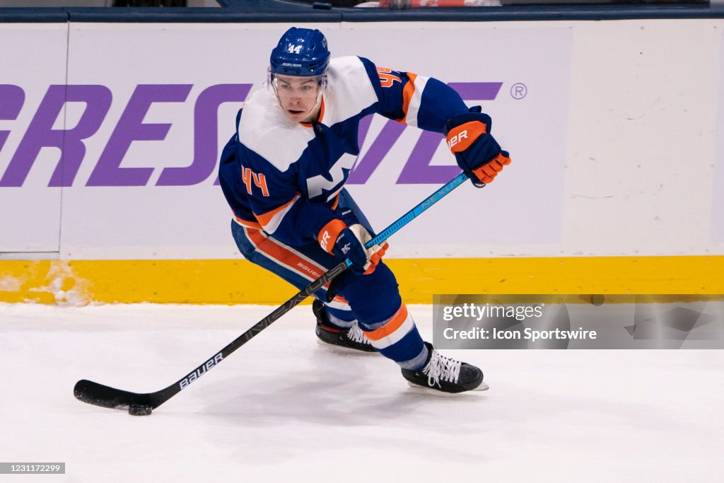 NHL: FEB 13 Bruins at Islanders