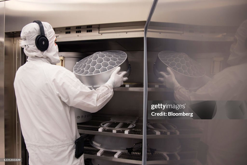 Semiconductor Production at Globalfoundries Europe Plant