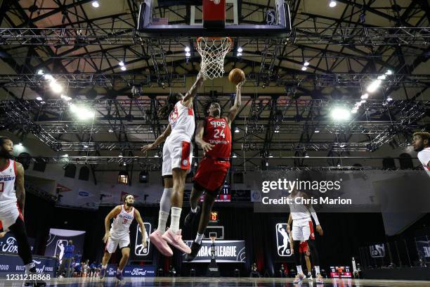 Alize Johnson of the Raptors 905 goes to the basket against the Agua Caliente Clippers on February 17, 2021 at HP Field House in Orlando, Florida....