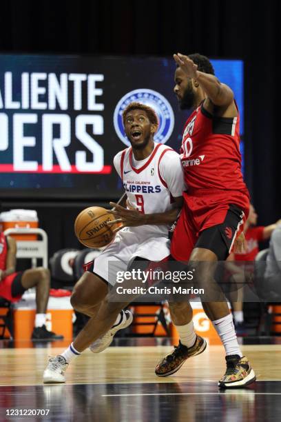 Tyrone Wallace of the Agua Caliente Clippers drives to the basket against the Raptors 905 on February 17, 2021 at HP Field House in Orlando, Florida....