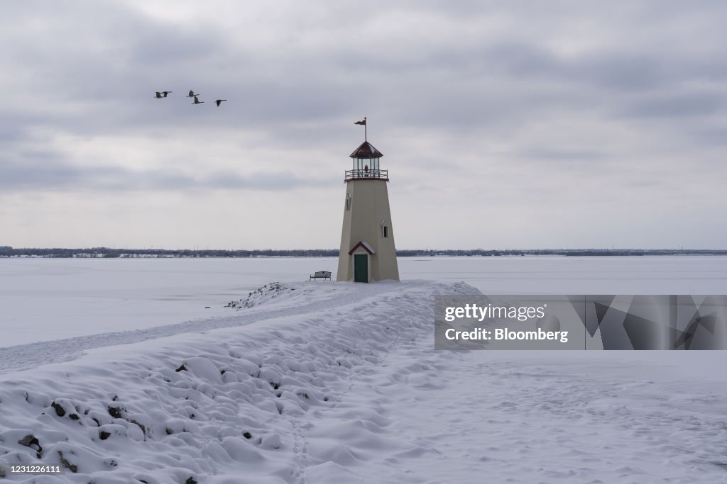 Power Outages And Frigid Temperatures As Snow Begins To Move Out