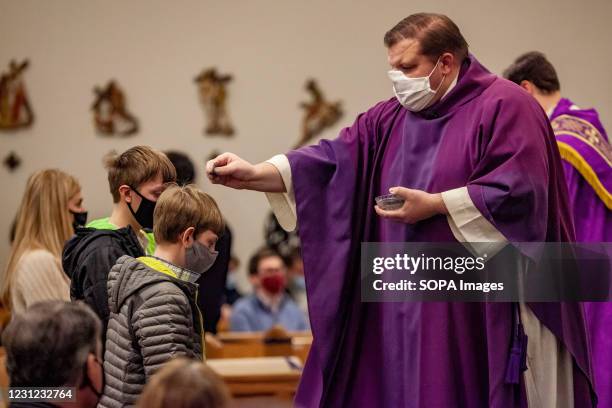 Father Marc Moore Us Stephen Moore Photos and Premium High Res Pictures - Getty Images