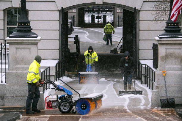 DC: Winter Storm Brings Snow And Ice To Washington