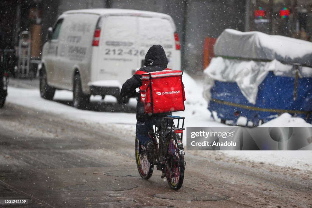 Winter storm hits New York