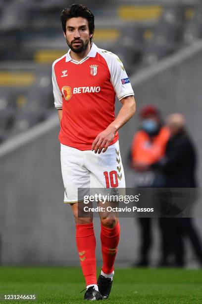 Nico Gaitan of Sporting Braga in action during the UEFA Europa League Round of 32, first leg match between Sporting Braga and AS Roma at Estadio...