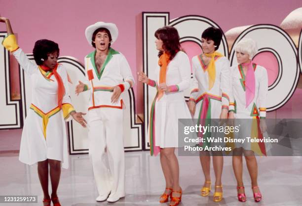 Marion Ramsey, Desi Arnaz, Jr, Brenda Vaccaro, Joanne Jones, Adrienne Posta appearing in sketch on the ABC tv special 'Lampoon'.