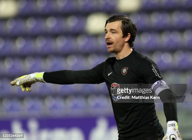 Goalkeeper Martin Maennel of Aue reacts during the Second Bundesliga match between FC Erzgebirge Aue and VfL Bochum 1848 at...