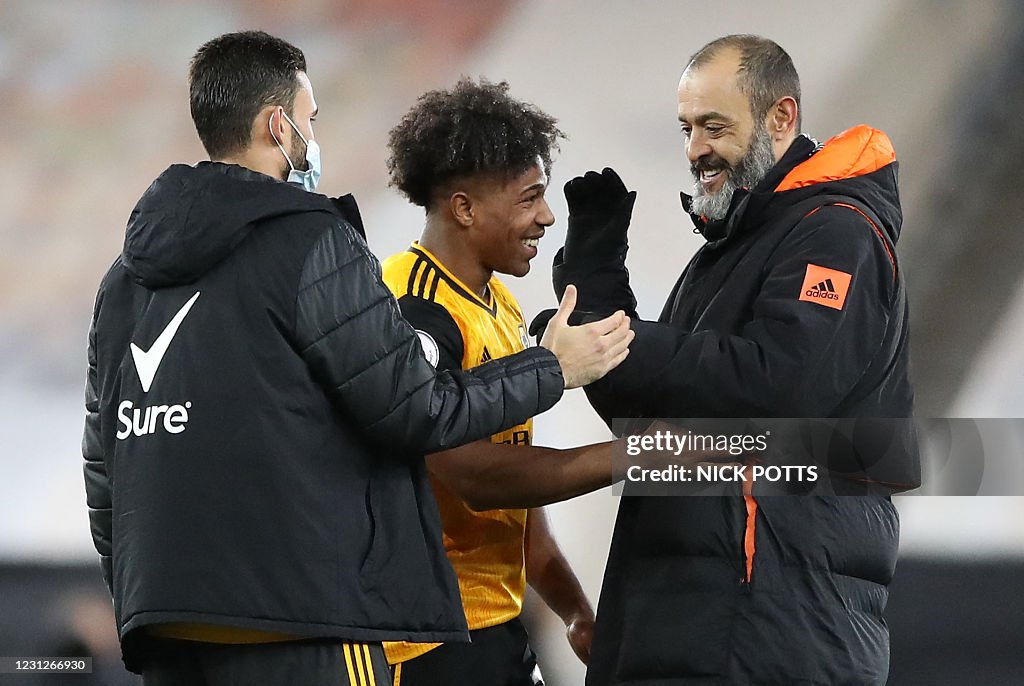 FBL-ENG-PR-WOLVES-LEEDS