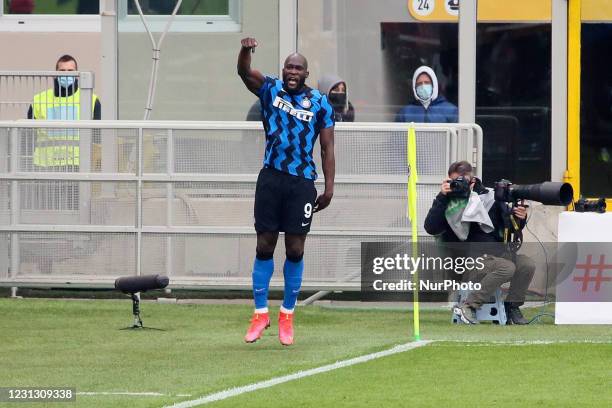 Romelu Lukaku of FC Internazionale celebrates after scoring the his team's third goal during the Serie A match between AC Milan and FC Internazionale...