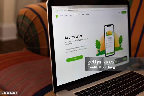 Acorns User Interface 26 Acorns App Stock Photos, High-Res Pictures, and Images - Getty Images