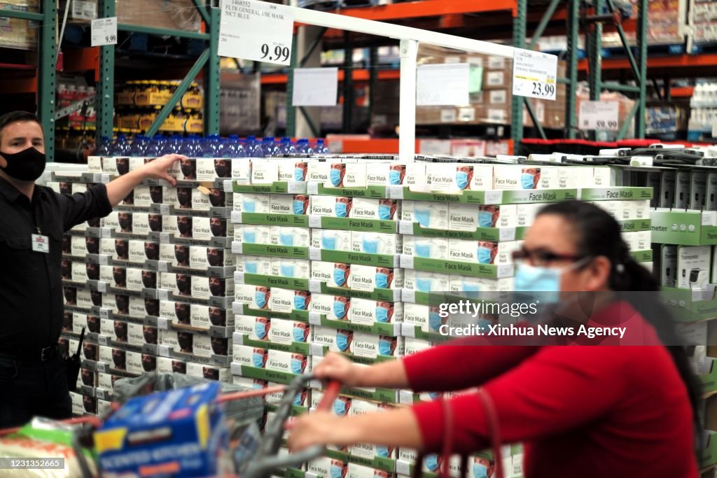 U.S.-CALIFORNIA-COVID-19-SHOPPING