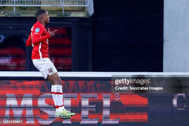 Myron Boadu of AZ Alkmaar celebrates 2-2 during the Dutch Eredivisie match between AZ Alkmaar v Feyenoord at the AFAS Stadium on February 28, 2021 in...