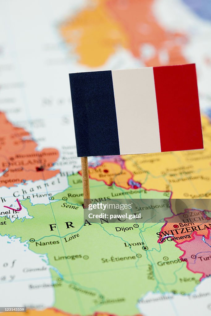 Carte et le drapeau de la France