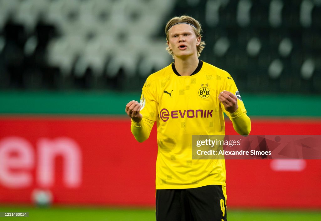 Borussia Mönchengladbach v Borussia Dortmund - DFB Cup: Quarter Final