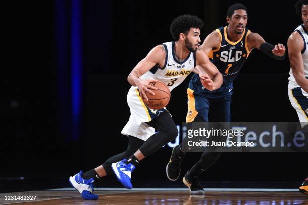 Naz Mitrou-Long of the Fort Wayne Mad Ants drives to the basket against the Salt Lake City Stars on March 2, 2021 at AdventHealth Arena in Orlando,...