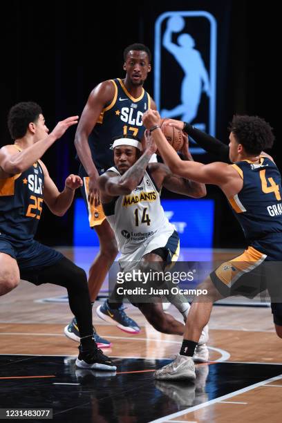 Daxter Miles Jr. #14 of the Fort Wayne Mad Ants drives to the basket against the Salt Lake City Stars on March 2, 2021 at AdventHealth Arena in...