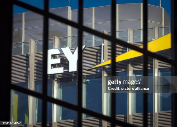 3,412 Ernst & Young Photos and Premium High Res Pictures - Getty Images