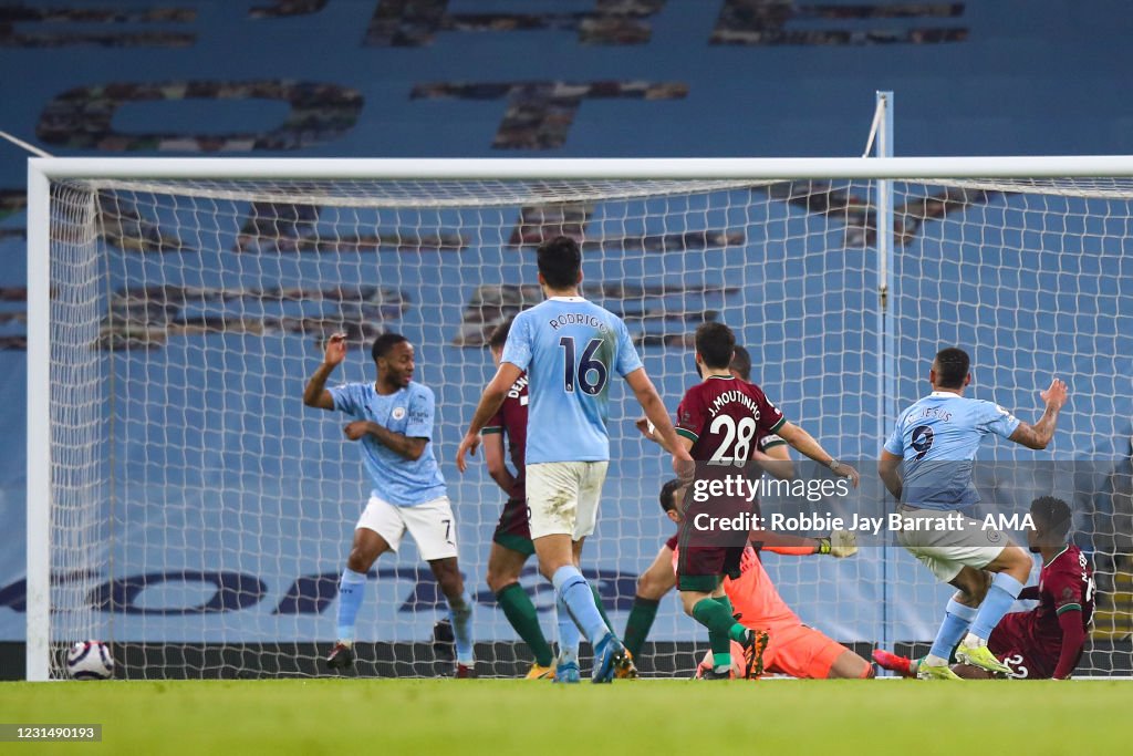 Manchester City v Wolverhampton Wanderers - Premier League