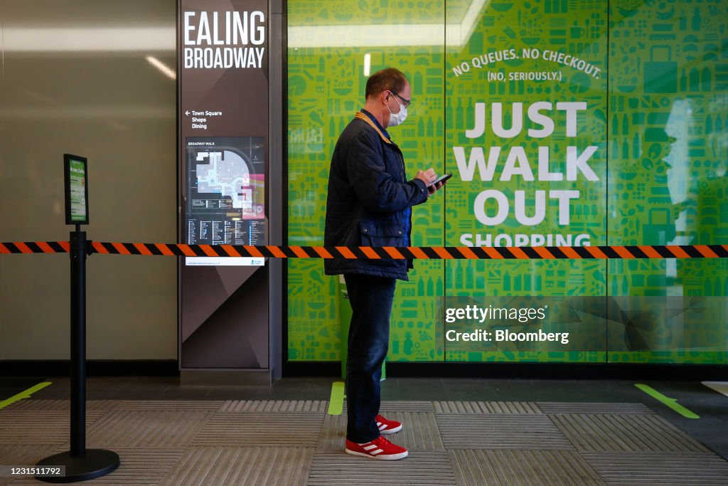 Amazon.com Inc. Opens Amazon Fresh Store