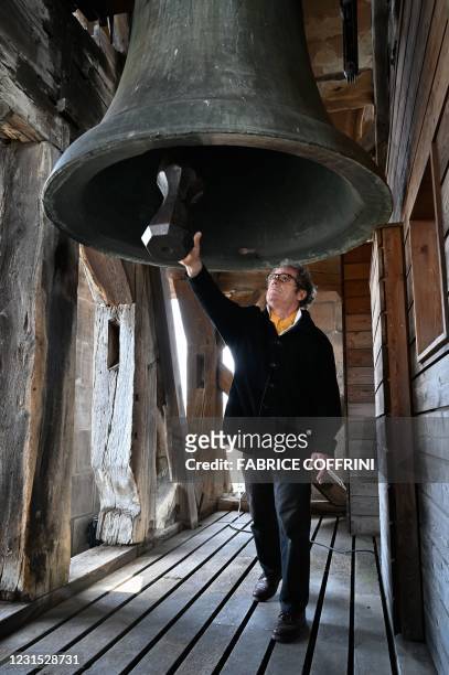 420 Church Bells Ringing Stock Photos, High-Res Pictures, and