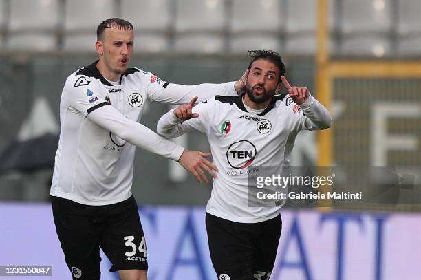 Daniele Verde of Spezia Calcio celebrates after scoring a goal during the Serie A match between Spezia Calcio and Benevento Calcio at Stadio Alberto...