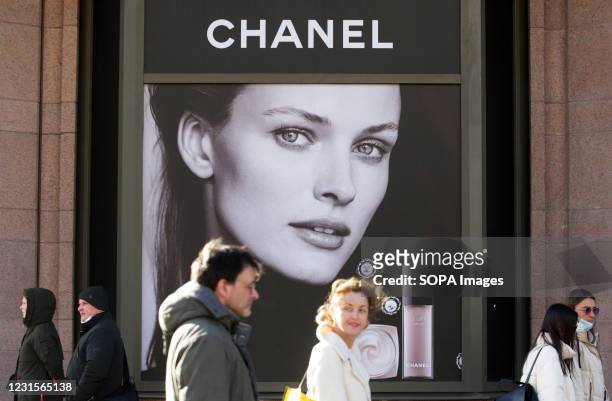 189 Ads Chanel Photos and Premium High Res Pictures - Getty Images